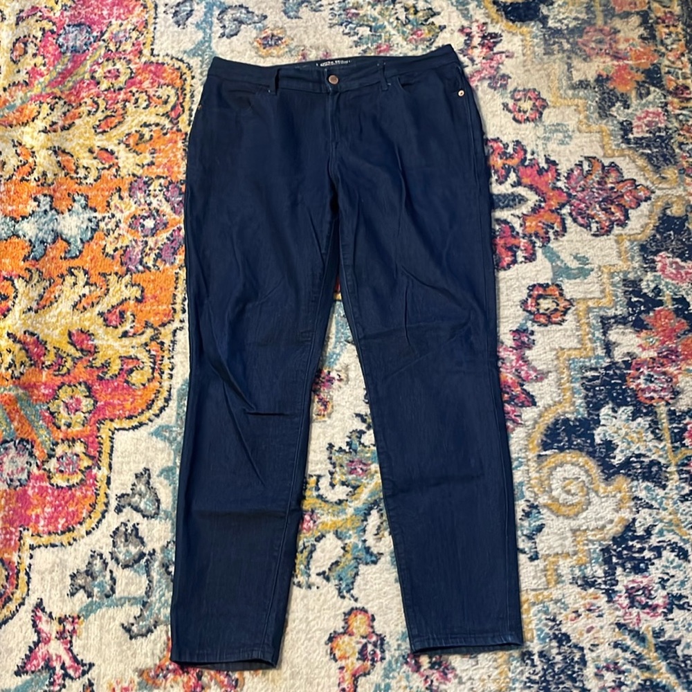 🎈Old Navy Dark Wash Mid-Rise Super Skinny Jean